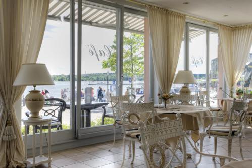 Hotel Am Yachthafen Waren (Mueritz) Exterior foto
