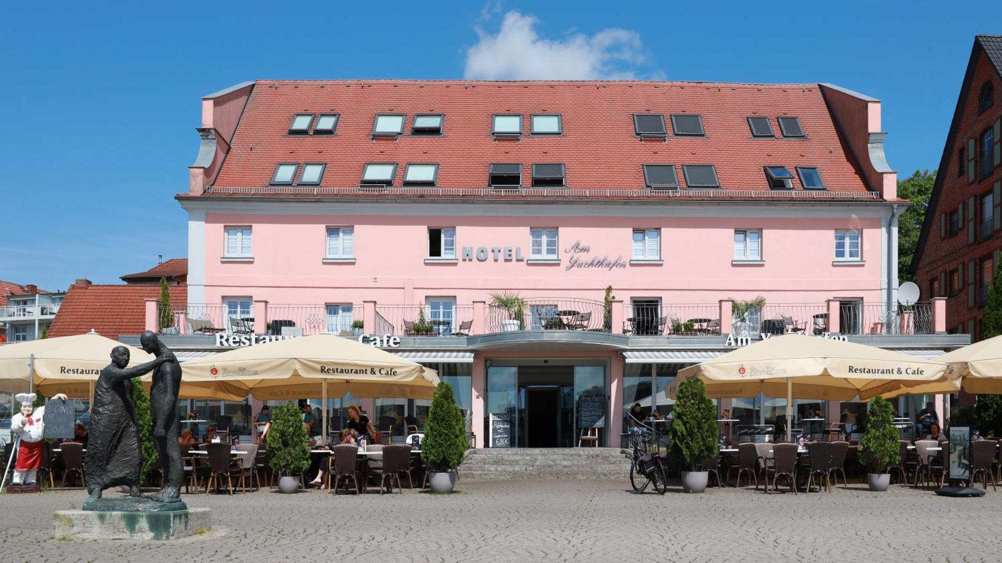 Hotel Am Yachthafen Waren (Mueritz) Exterior foto